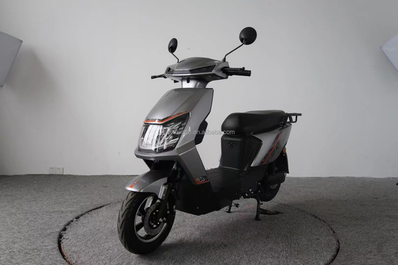 Ηλεκτρική μοτοσυκλέτα υψηλής ταχύτητας 800W 48v 60v με εξατομικευμένα χαρακτηριστικά και φρένο δίσκου